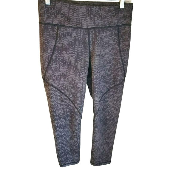 Patagonia Worn Wear Women's Black Grey Geometric Print Centered Crop Pants - Picture 1 of 5